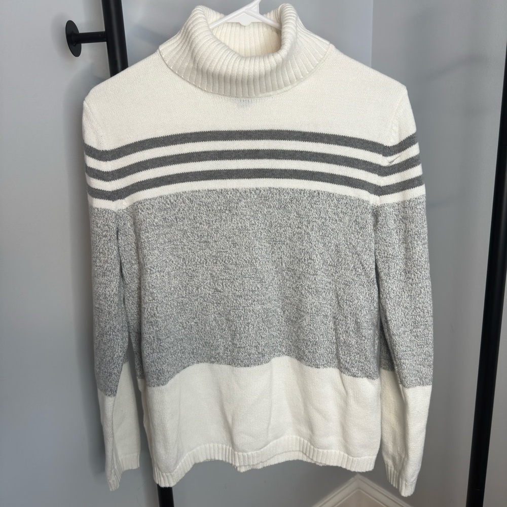 🤍 Karen Scott White & Gray Turtleneck Sweater | Striped Knit | Size S 🤍